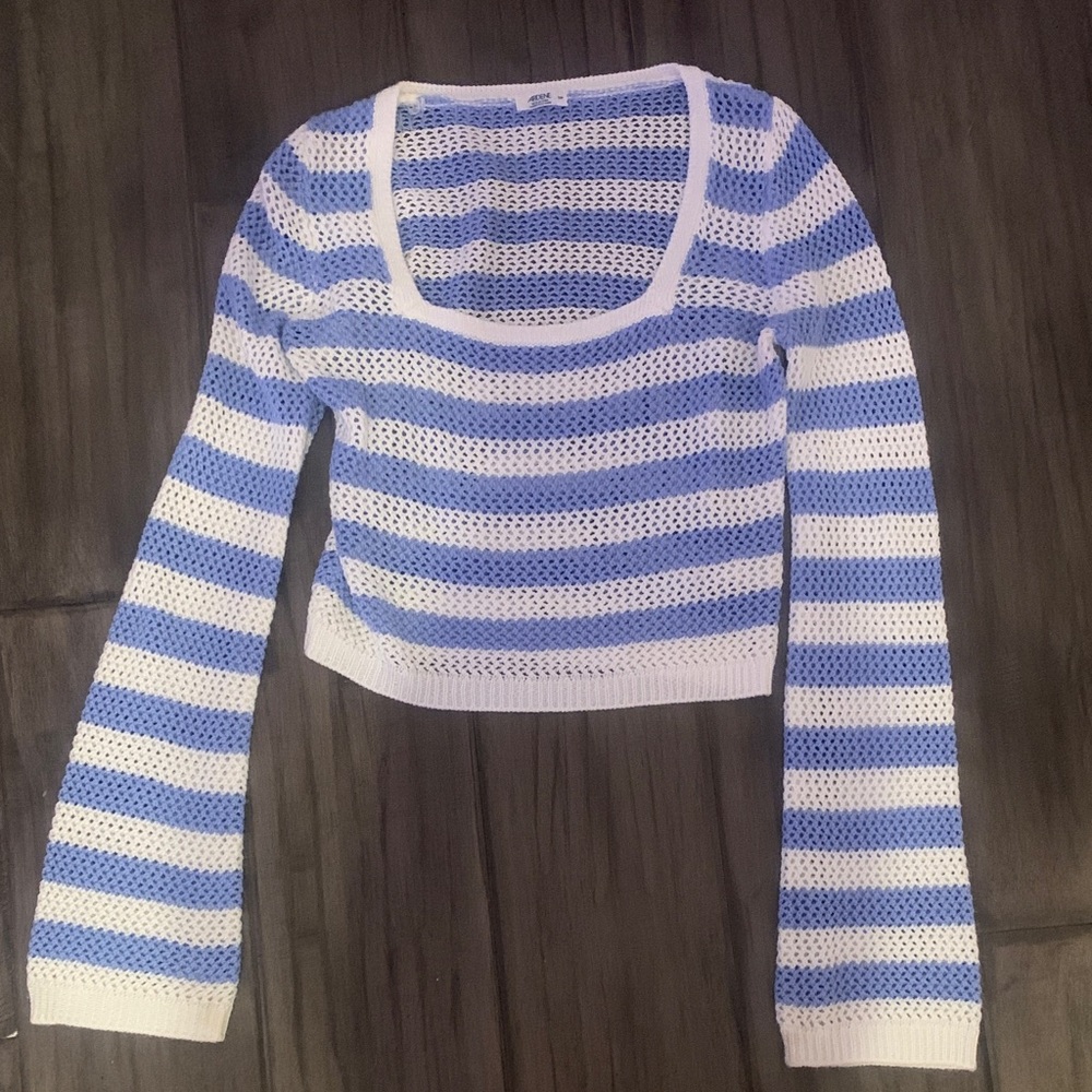 Ardene Striped Blue and White Scoop-Neck Cropped Sweater